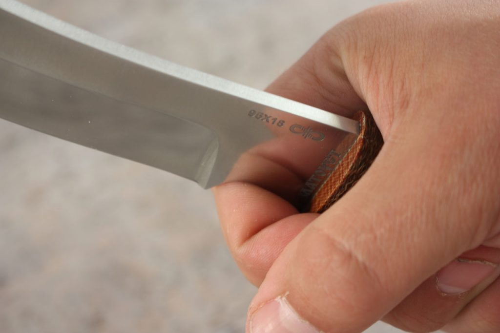 Чойл или подпальцевый радиус на клинке ножа