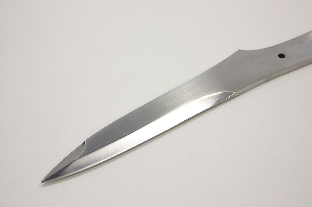 клинок метательного ножа акула
